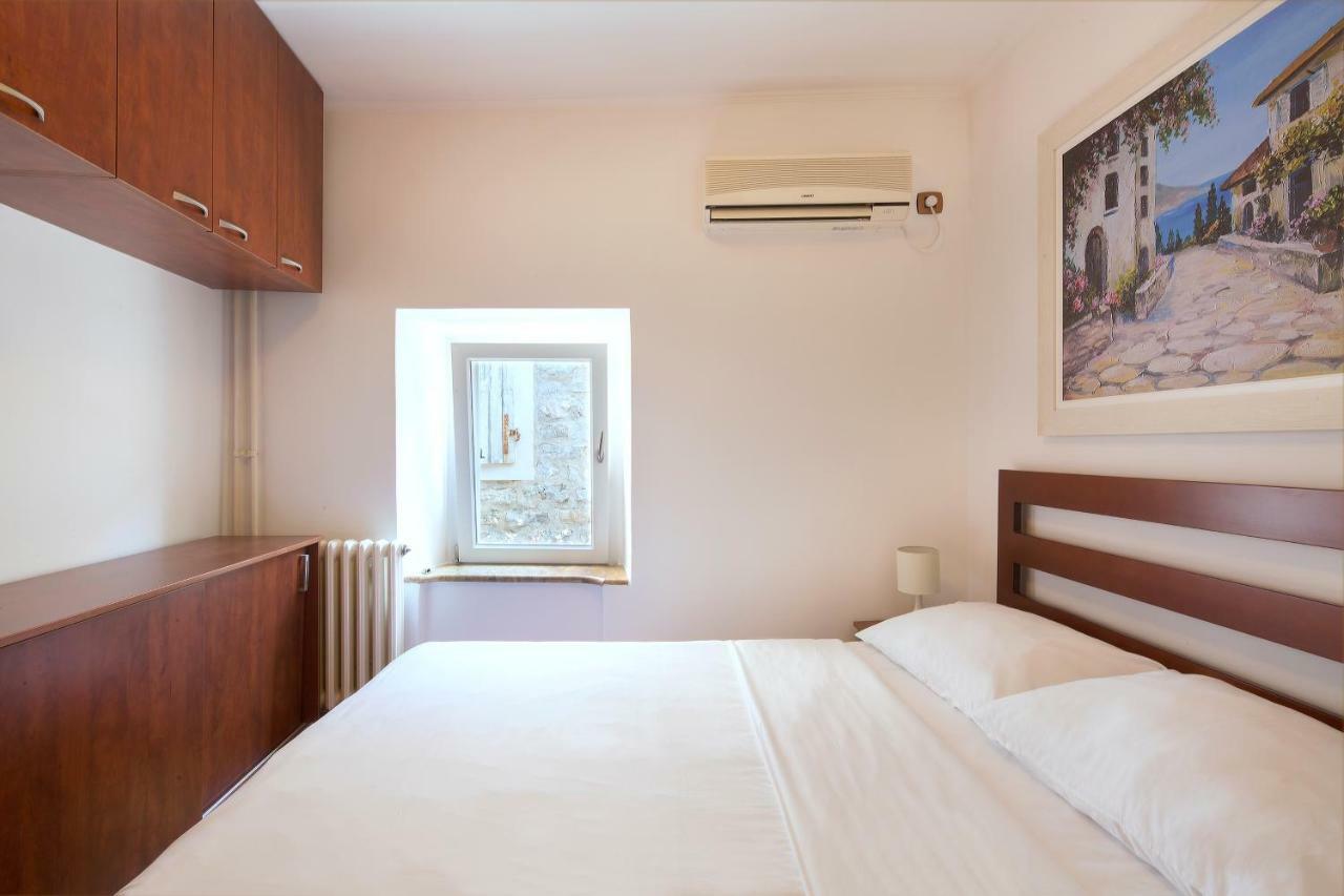 Apartment Kovacevic Old Town บุดวา ภายนอก รูปภาพ