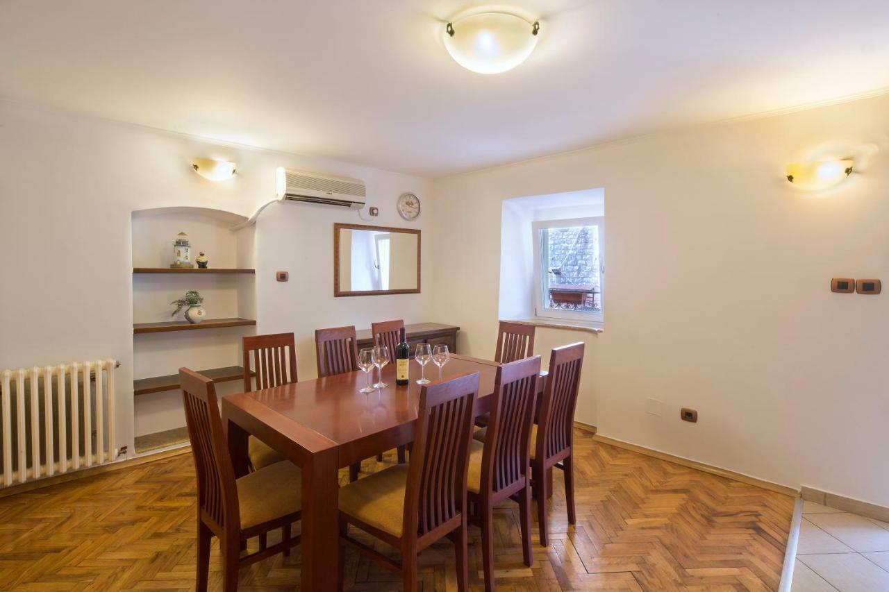 Apartment Kovacevic Old Town บุดวา ภายนอก รูปภาพ